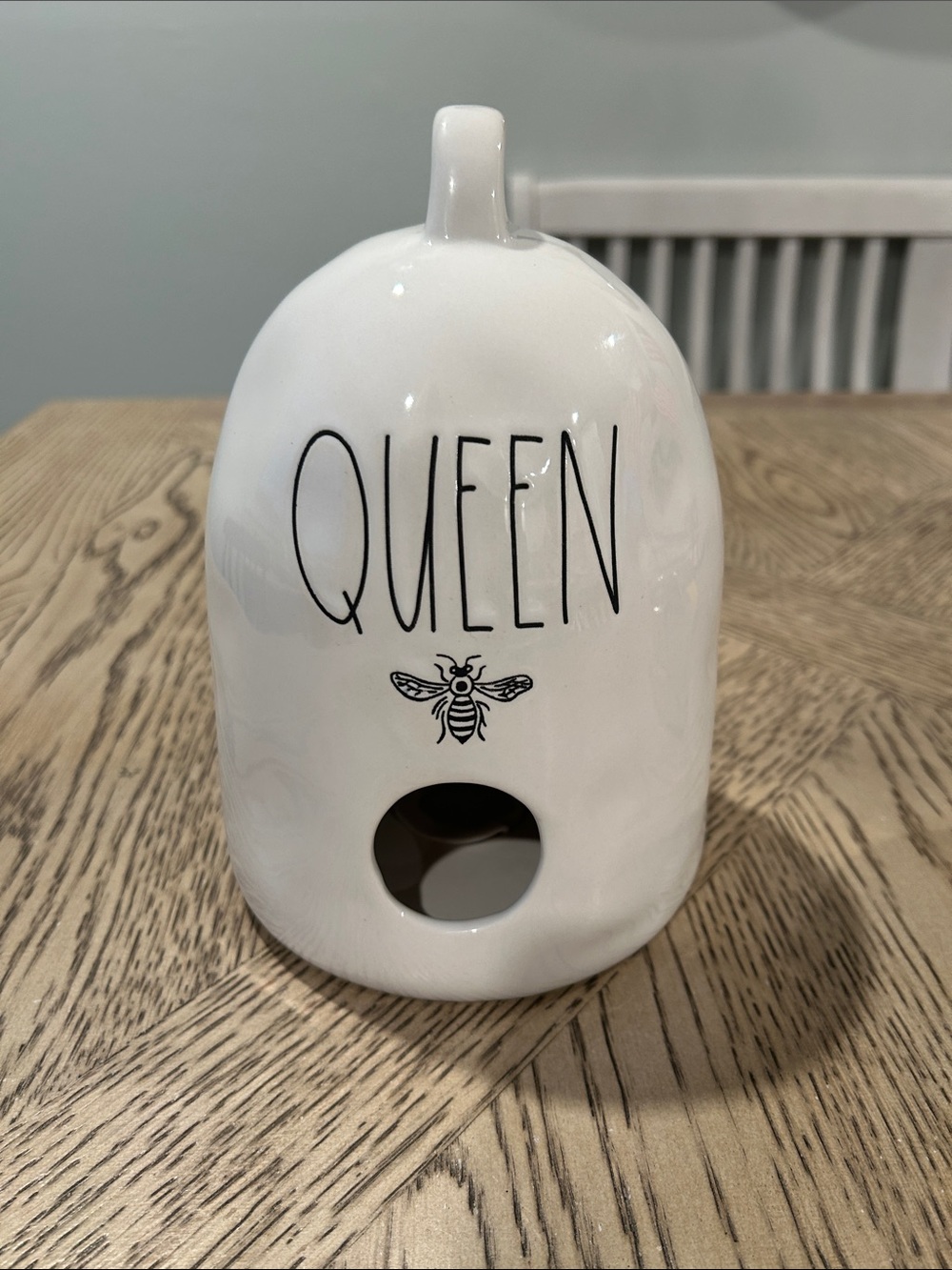 Rae Dunn White "QUEEN" Bee Ceramic BirdHouse